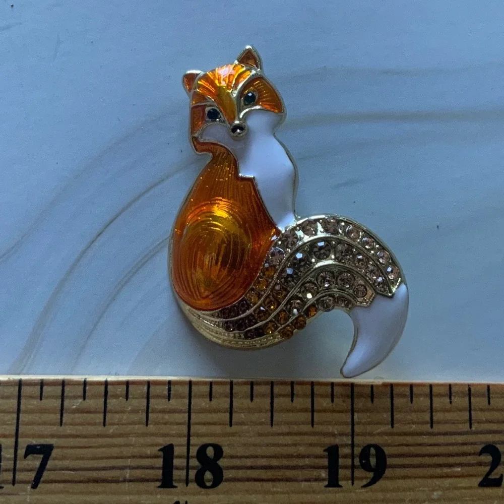 Vintage Enamel Fox Brooch Pin Gold Tone Orange White Rhinestone Tail Animal